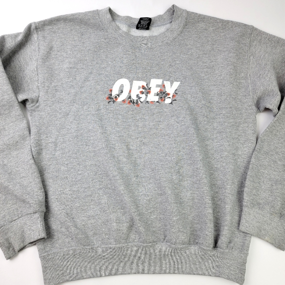OBEY Size Small Worldwide Propaganda Script Grey OBEY Crewneck Graphic Sweater
